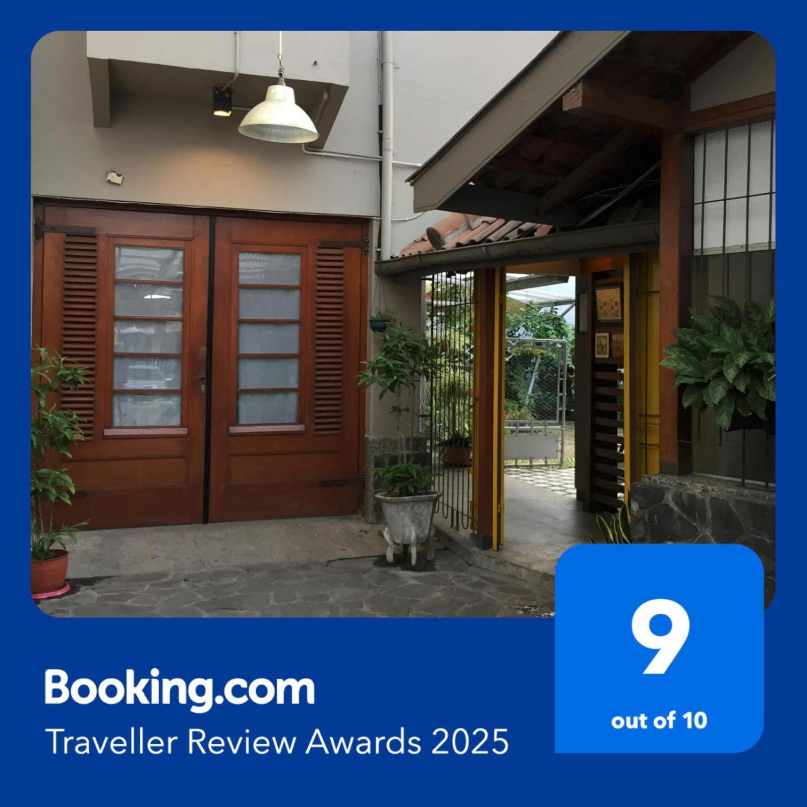 De Riau Guesthouse Bandung Exterior foto